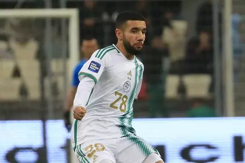 الاستدعاء الخامس تواليًا.. قندوسي في قائمة الجزائر لمباراتي تصفيات أمم إفريقيا